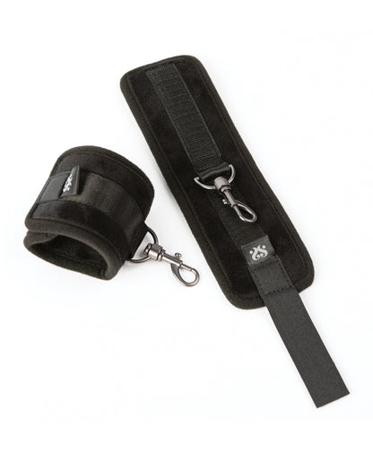 Sei Mio Sensually Secured Velvet Handcuffs - Black by Creative conceptions